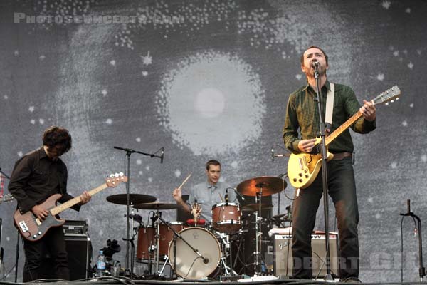 THE SHINS - 2012-08-24 - SAINT CLOUD - Domaine National - Scene de la Cascade - 